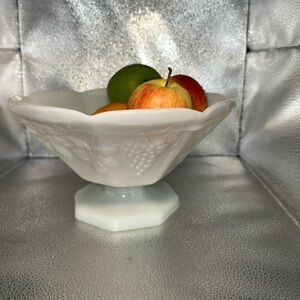 Anchor hocking milk glass Harvest grapes serving bowl or fruit bowl.